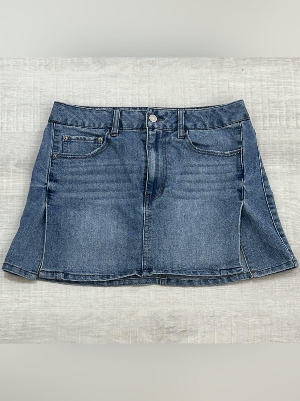 Tinseltown Medium Wash Denim Jean A-Line Mini Skirt with Side Slits Size 5